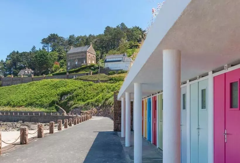 هتل Hôtel De Perros, The Originals Boutique