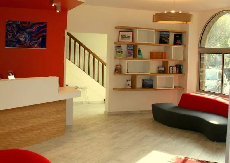 هتل Hôtel De Perros, The Originals Boutique