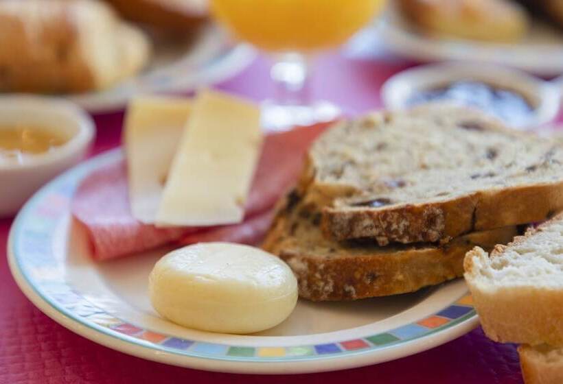 ホテル Hôtel De Perros, The Originals Boutique