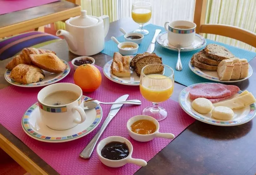 هتل Hôtel De Perros, The Originals Boutique