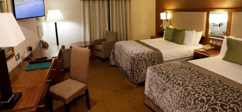 בית מלון כפרי Vaughan Lodge