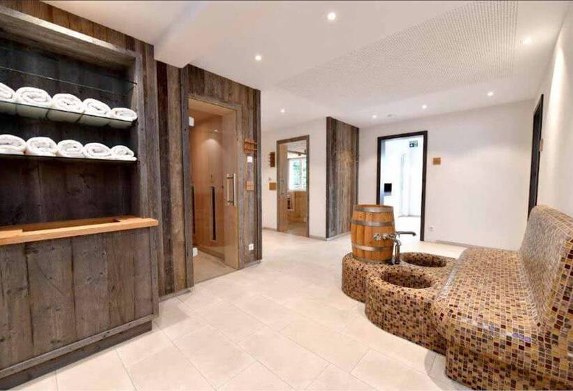 Land Gut Hotel Landgasthof Zur Rose