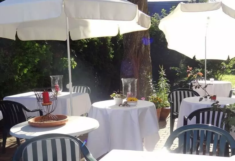 Privathotel Garni Pension Zur Freystatt Am Wasserschloss