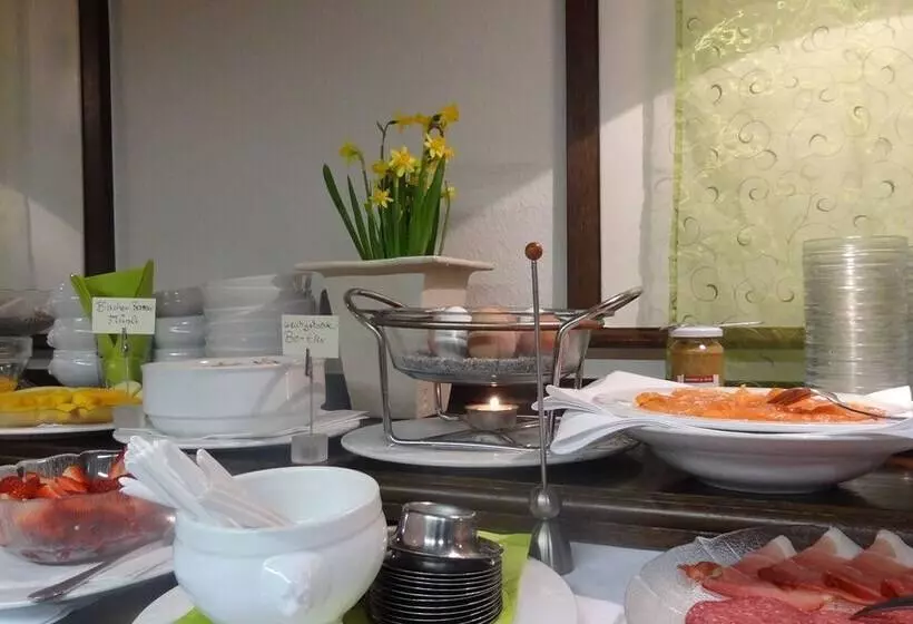 Privathotel Garni Pension Zur Freystatt Am Wasserschloss