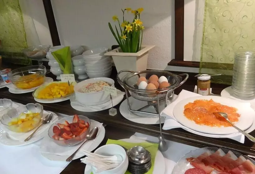 Privathotel Garni Pension Zur Freystatt Am Wasserschloss