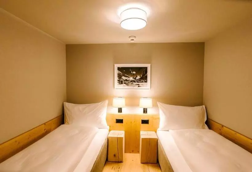 Seven Alpina Boutique