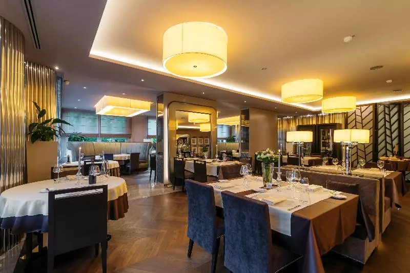 هتل Aleksander Medical & Spa