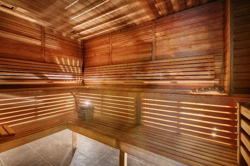 هتل Aleksander Medical & Spa