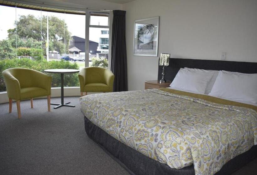 בית מלון כפרי Baywatch Motor Inn