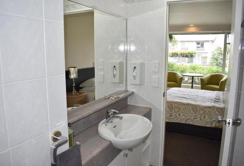 בית מלון כפרי Baywatch Motor Inn