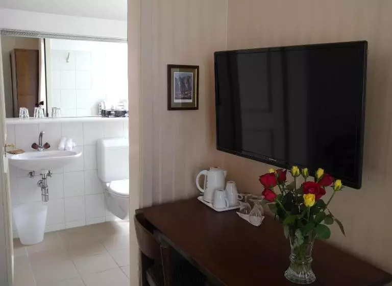 ホテル De La Paix