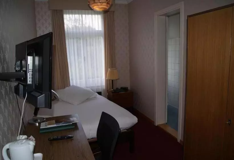 ホテル De La Paix