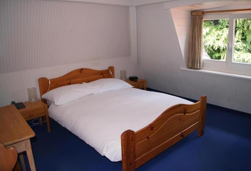 בית מלון כפרי De La Paix