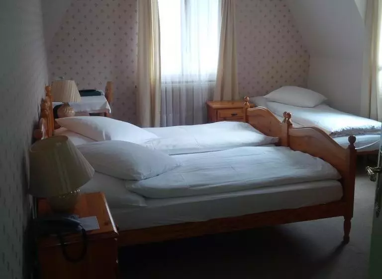 ホテル De La Paix