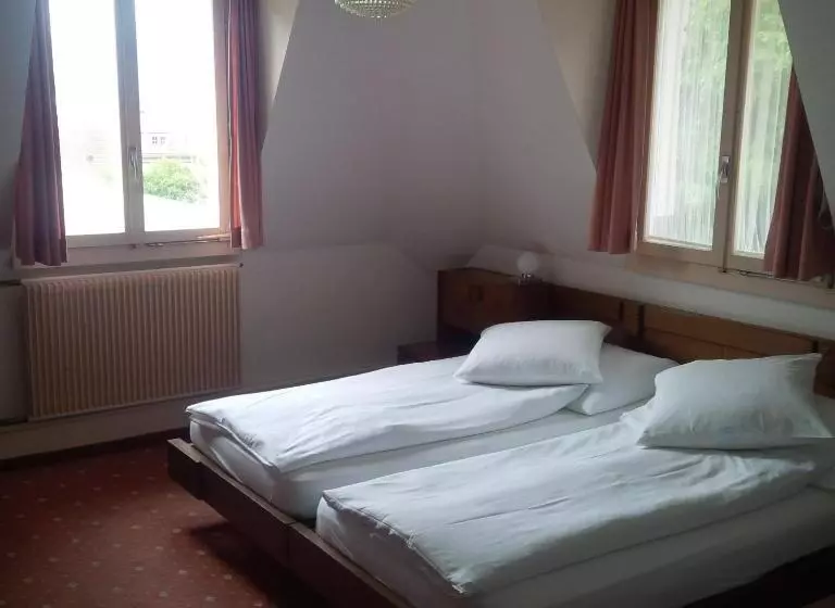 ホテル De La Paix