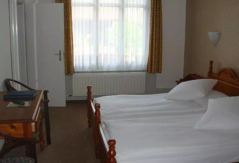 ホテル De La Paix