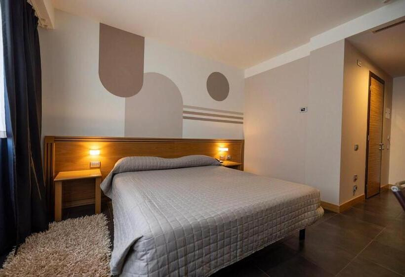 هتل Europa Belluno