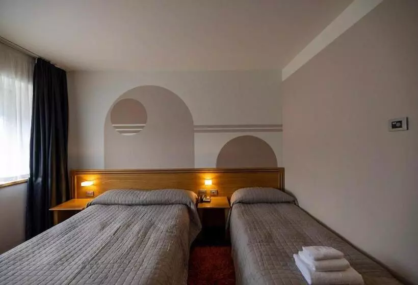 هتل Europa Belluno