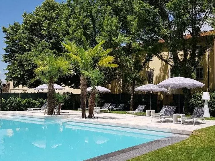 Hotel Hambros Il Parco In Villa Banchieri