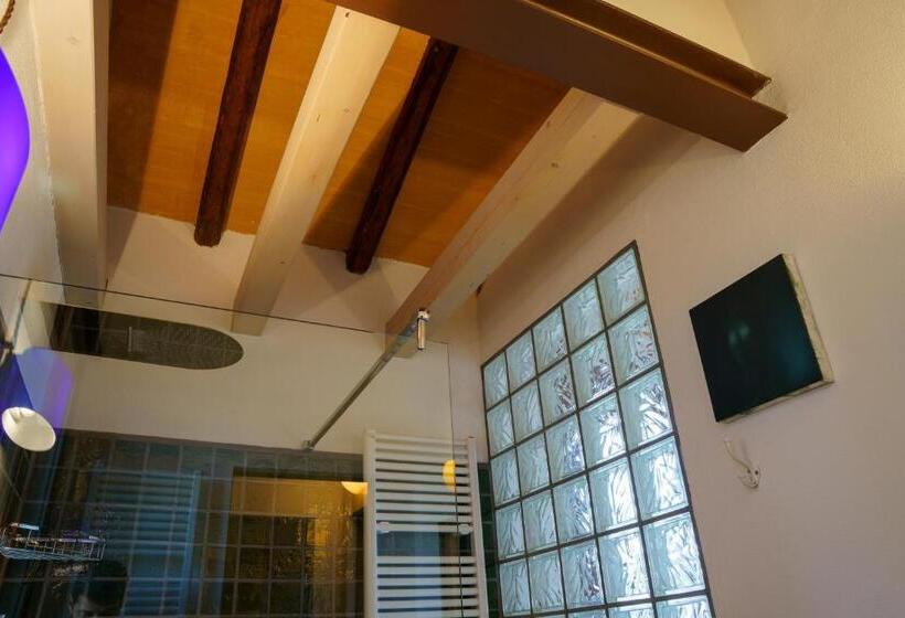 ホテル La Lepre Bianca