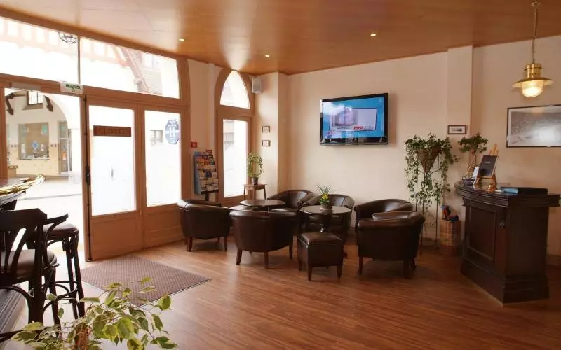 هتل Hôtel Le Caddy