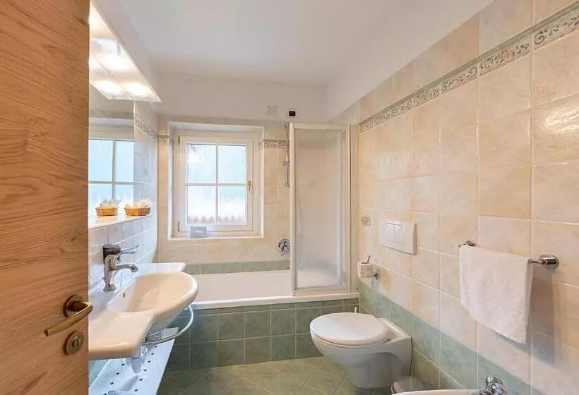 בית מלון כפרי Monza Dolomites