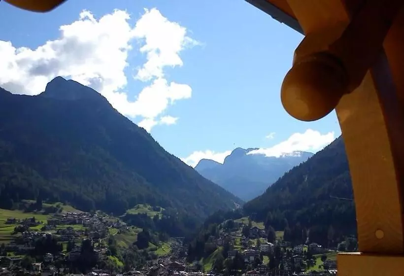 בית מלון כפרי Monza Dolomites