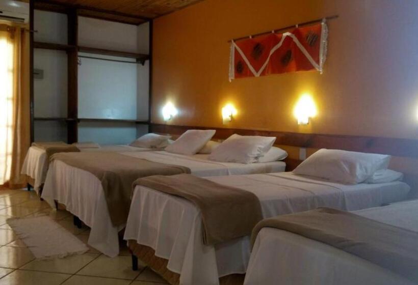 בית מלון כפרי Pousada Aldeia Portuguesa