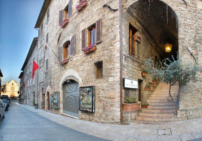 בית מלון כפרי Properzio