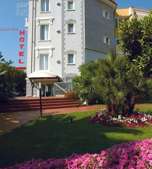 Отель Riviera 3 Stelle Con Piscina Estiva Gratuita E Garage A Pagamento