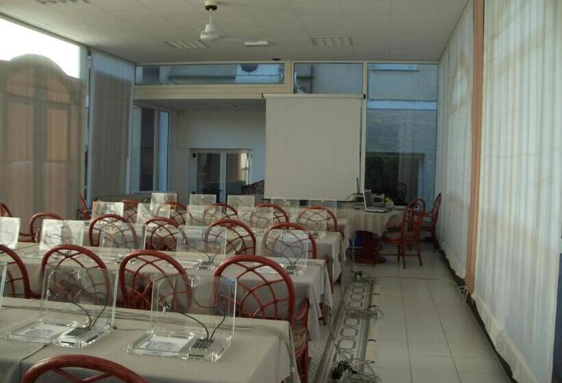 בית מלון כפרי Riviera 3 Stelle Con Piscina Estiva Gratuita E Garage A Pagamento