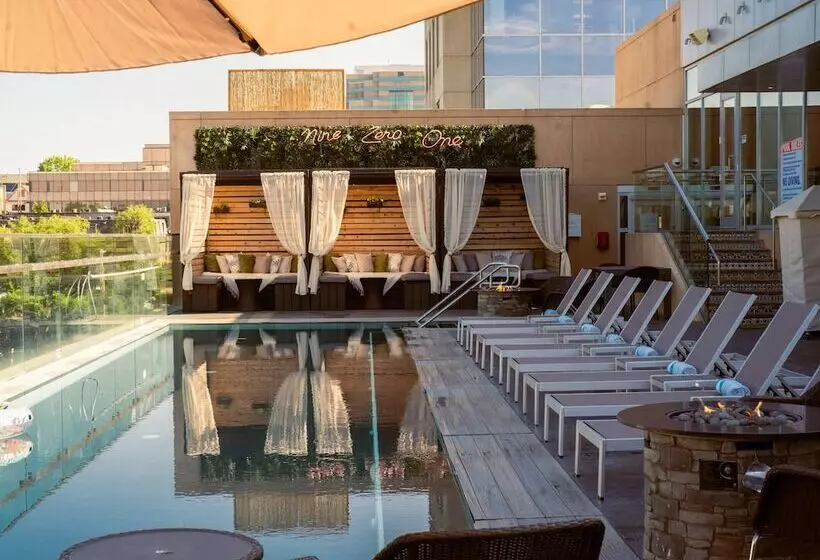 Szálloda The Fontaine