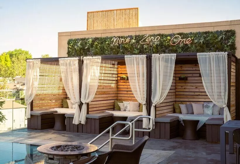 Szálloda The Fontaine