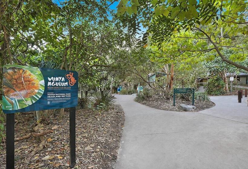 Отель The Rise  Noosa