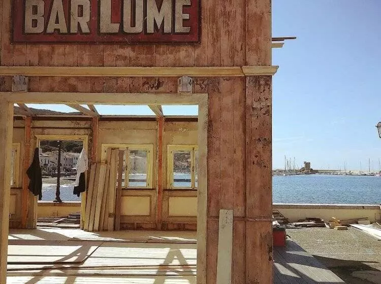 בית מלון כפרי Yacht Club