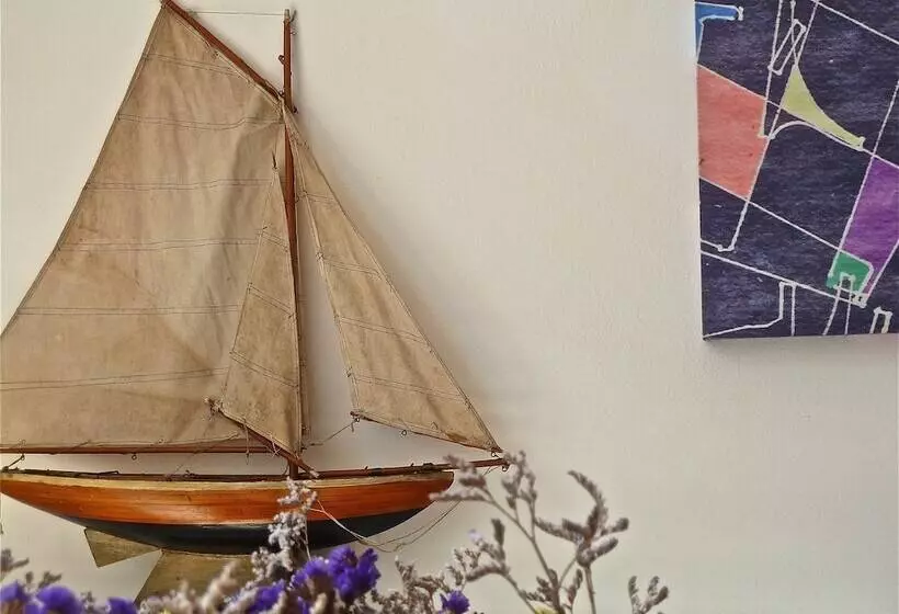 בית מלון כפרי Yacht Club