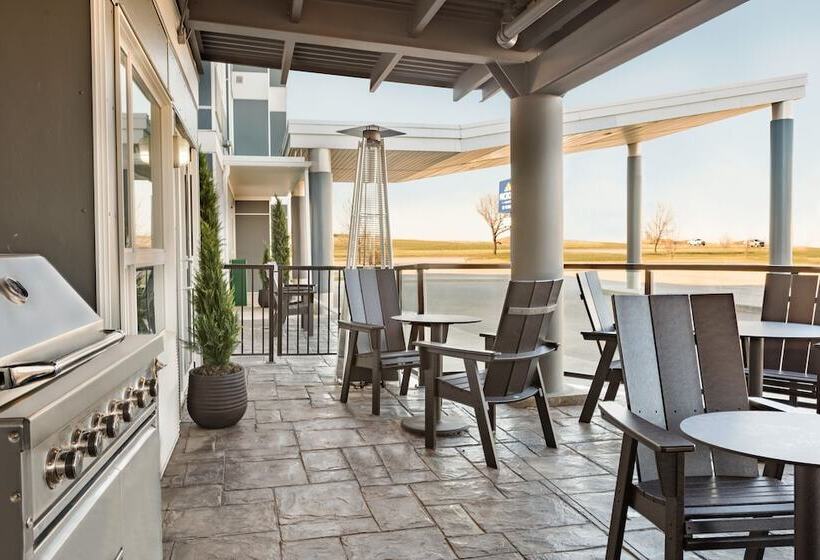 Microtel Inn And Suites By Wyndham Weyburn