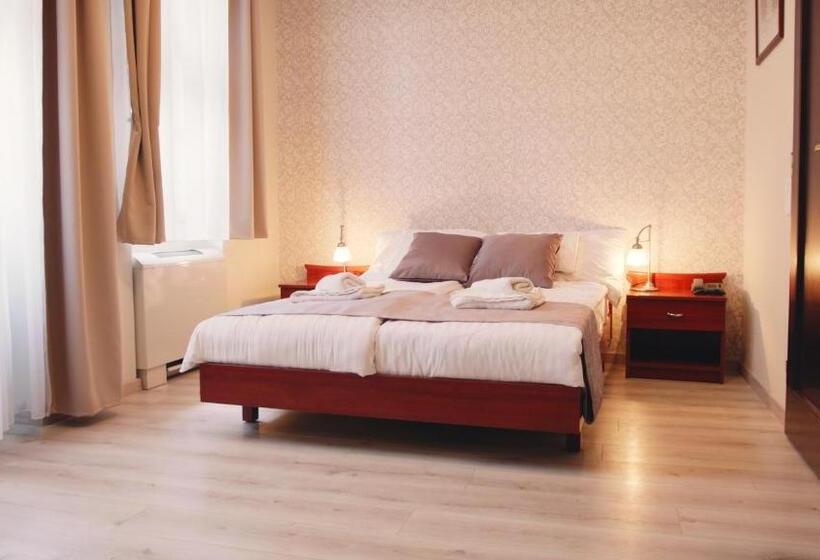 ホテル Aqua Villa Eger