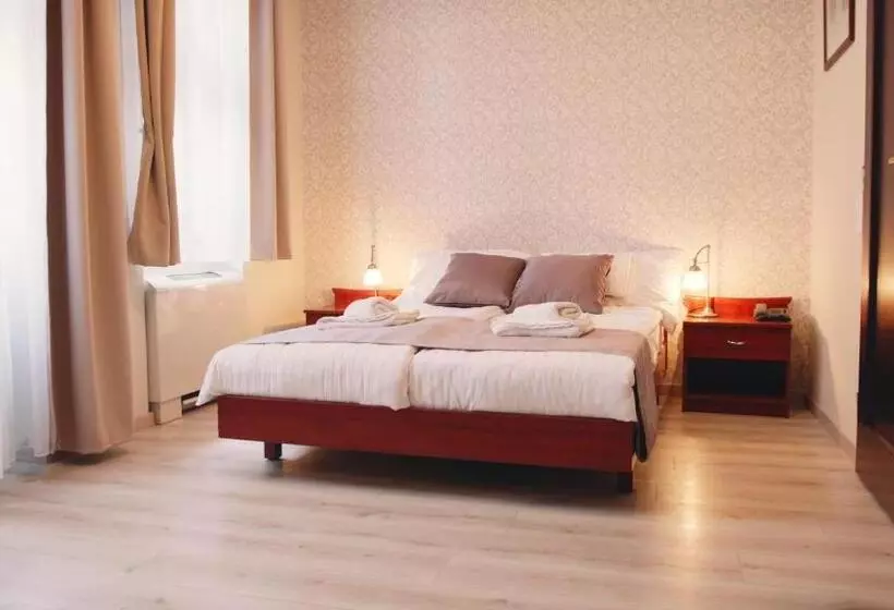 בית מלון כפרי Aqua Villa Eger