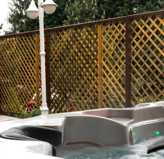 בית מלון כפרי Aqua Villa Eger