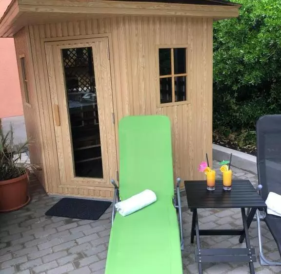 בית מלון כפרי Aqua Villa Eger