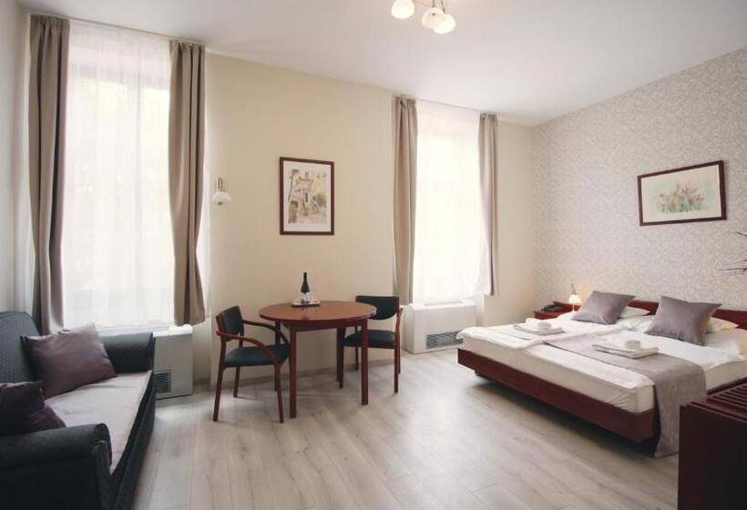 ホテル Aqua Villa Eger