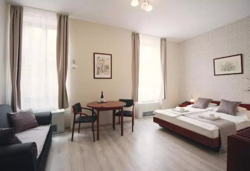 בית מלון כפרי Aqua Villa Eger