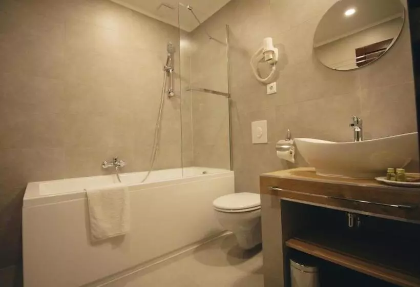 בית מלון כפרי Aqua Villa Eger