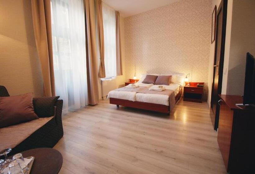 ホテル Aqua Villa Eger