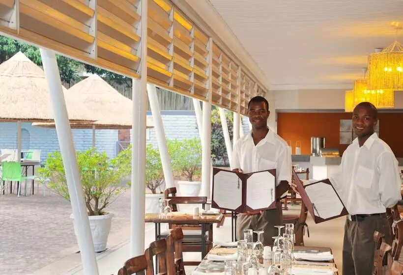 هتل Cresta Sprayview Victoria Falls