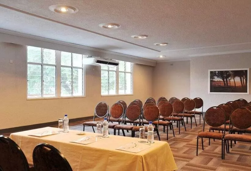 هتل Cresta Sprayview Victoria Falls