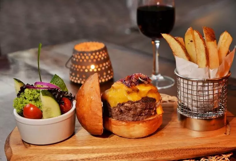 هتل Cresta Sprayview Victoria Falls