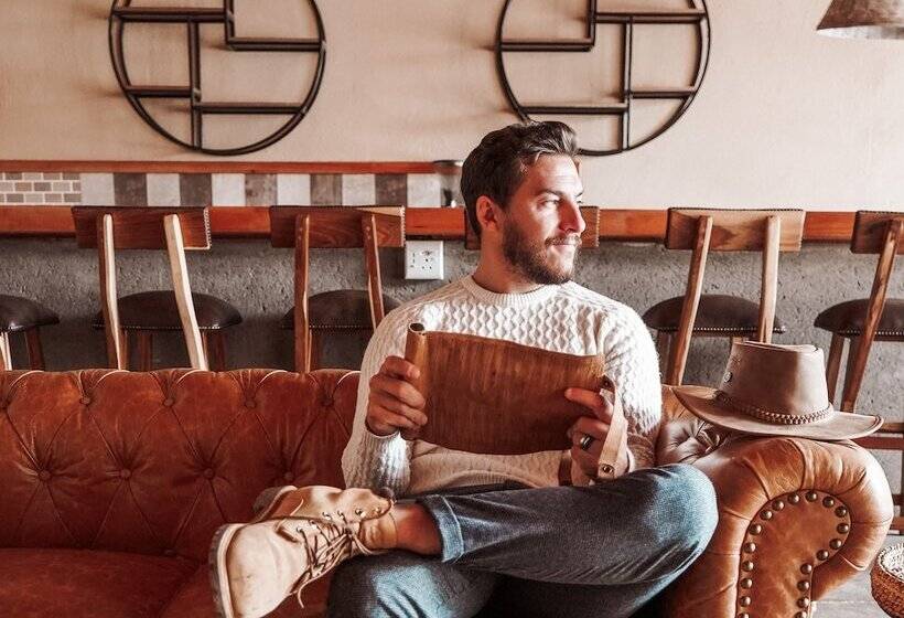 בית מלון כפרי Honeyguide Tented Safari Camps   Mantobeni