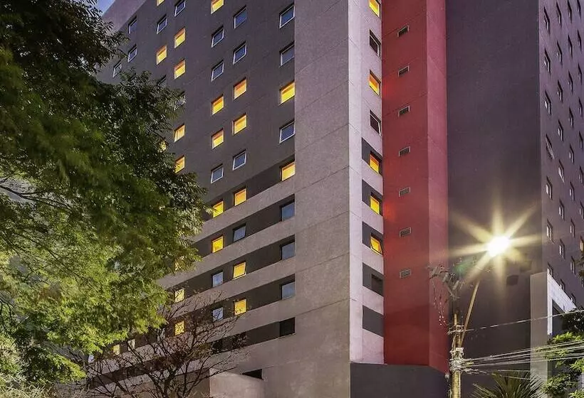 ホテル Ibis Bh Afonso Pena Savassi